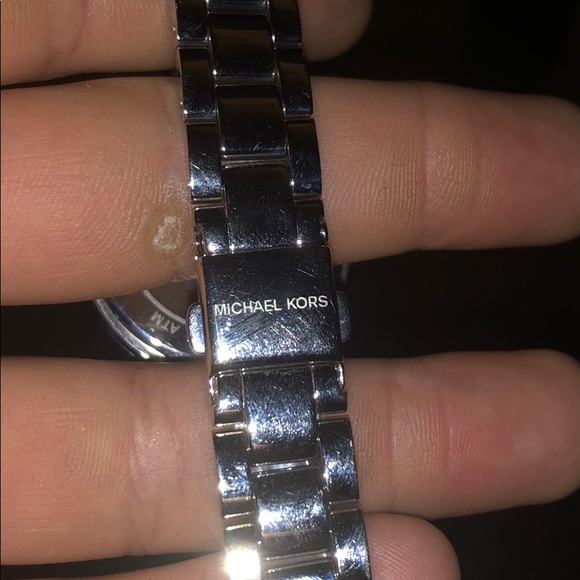 Another watch MK this one is diamond - Picture 3 of 3